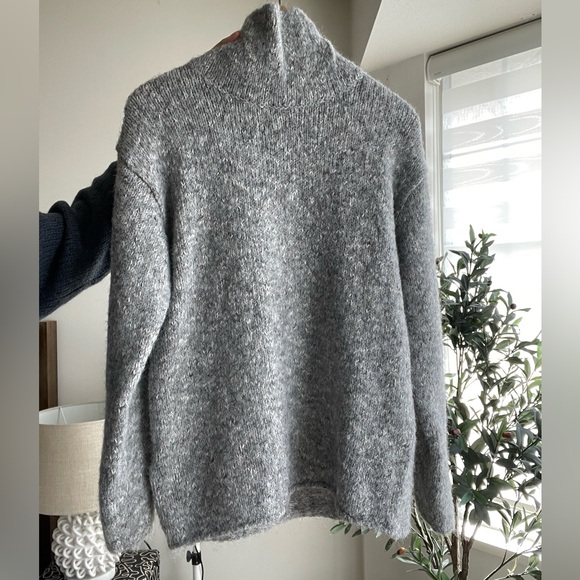 Soft Sweater - Picture 4 of 11